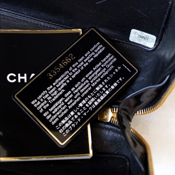 Chanel Vintage Spring 1995 Black Quilted Patent Leather Large 95P Vanity Bag - Picture 9 of 16